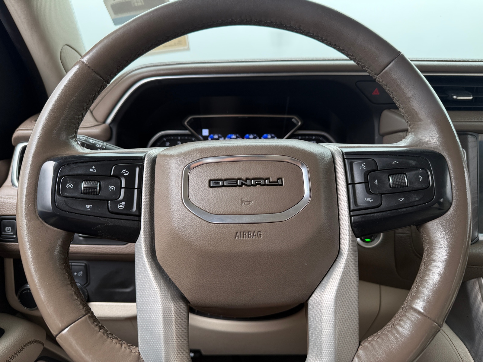 Thumbnail: 2021 GMC Yukon XL - 4