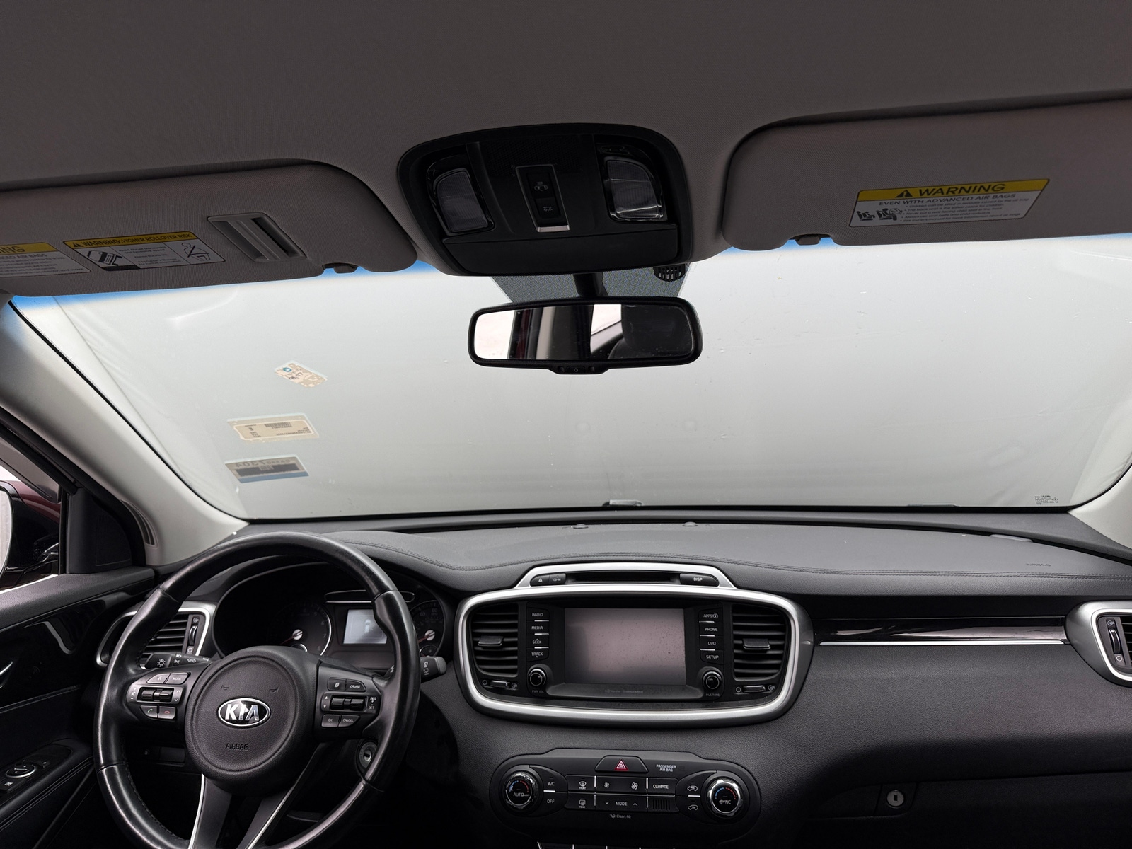Thumbnail: 2017 Kia Sorento - 3