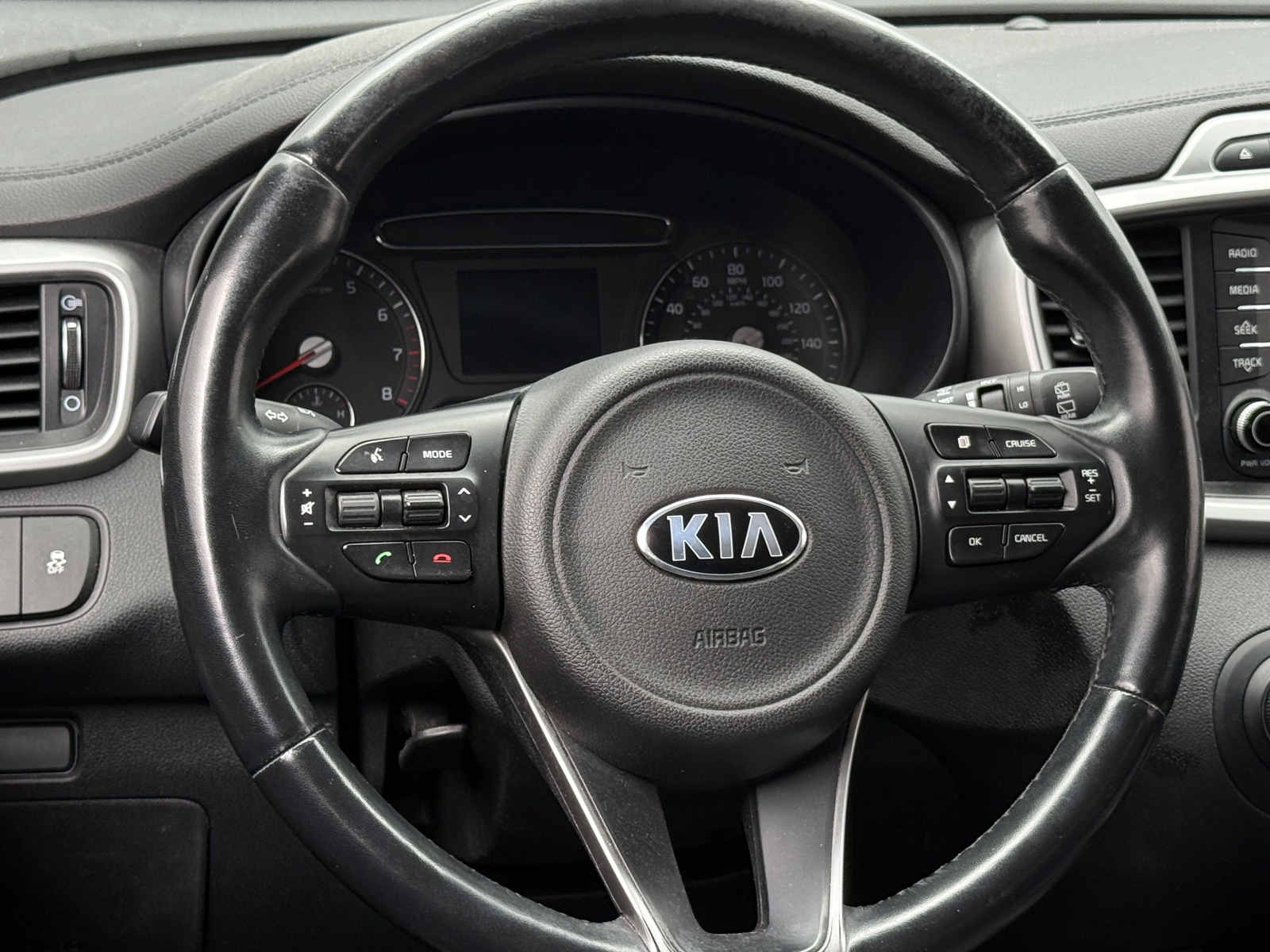 Thumbnail: 2017 Kia Sorento - 5