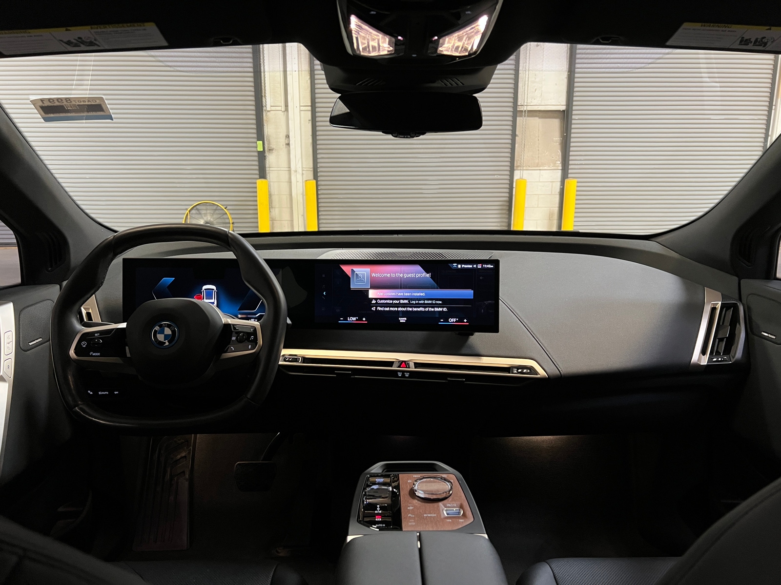 Thumbnail: 2023 BMW iX - 2