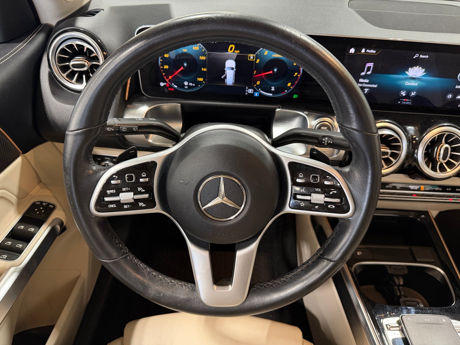 Thumbnail: 2020 Mercedes-Benz GLB - 4