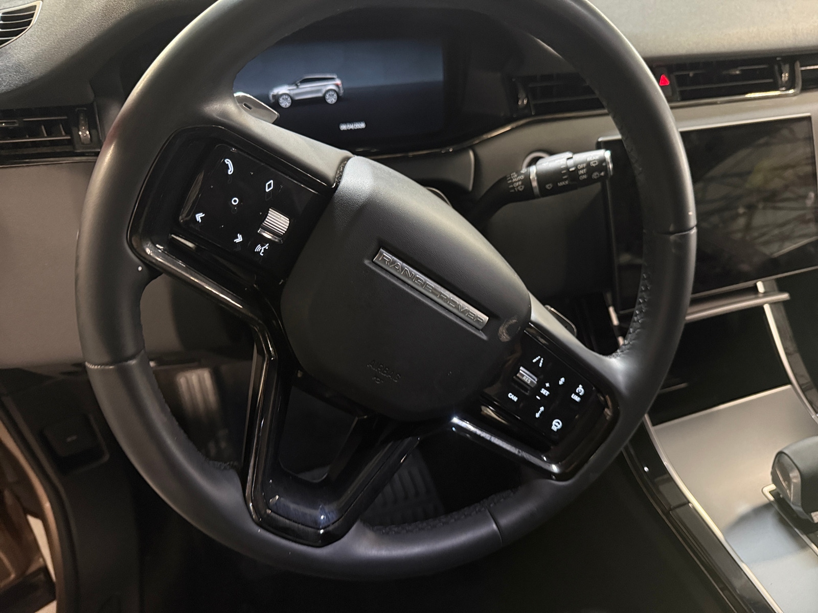 Thumbnail: 2024 Land Rover Range Rover Evoque - 4
