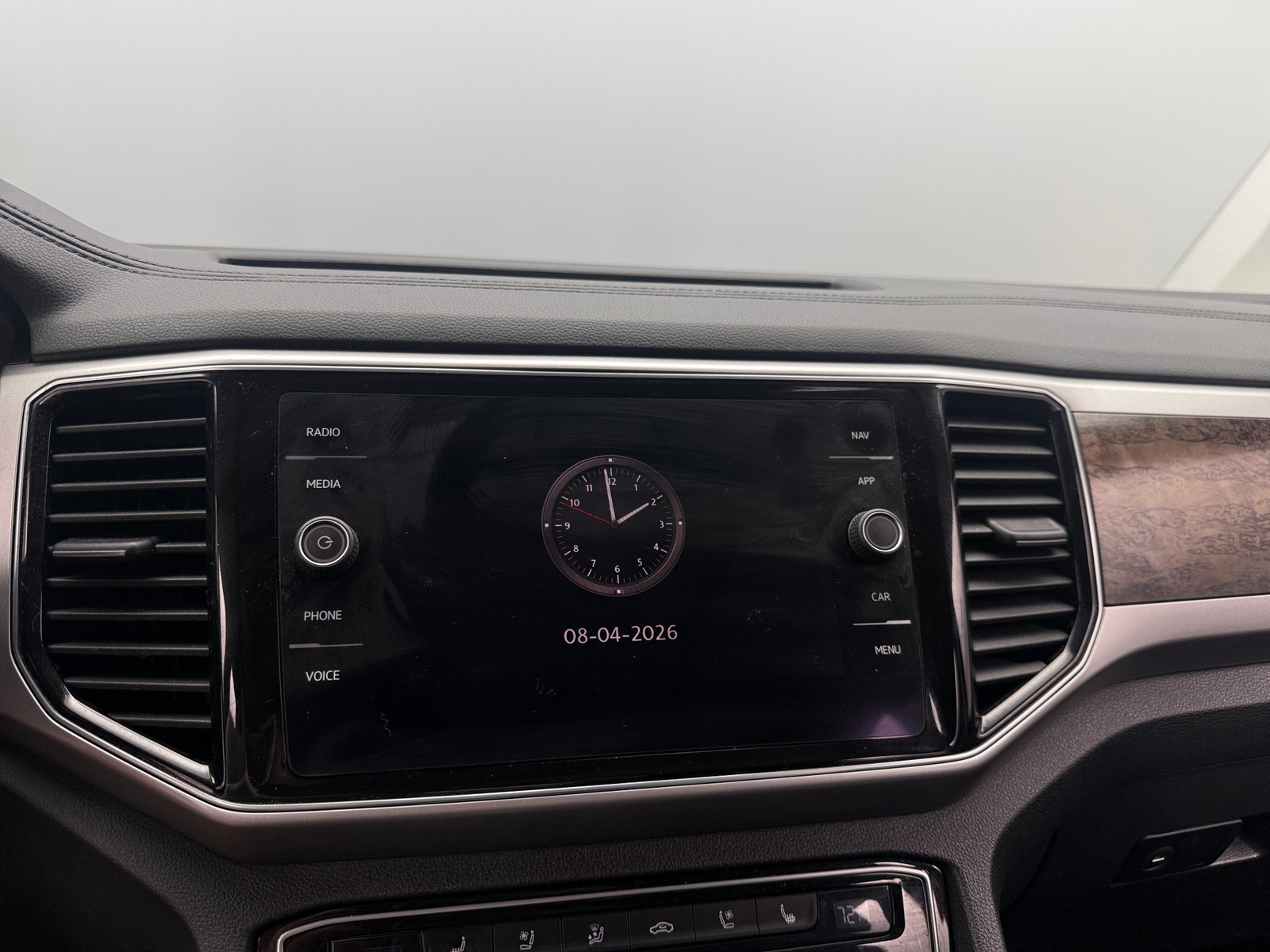 Thumbnail: 2018 Volkswagen Atlas - 3
