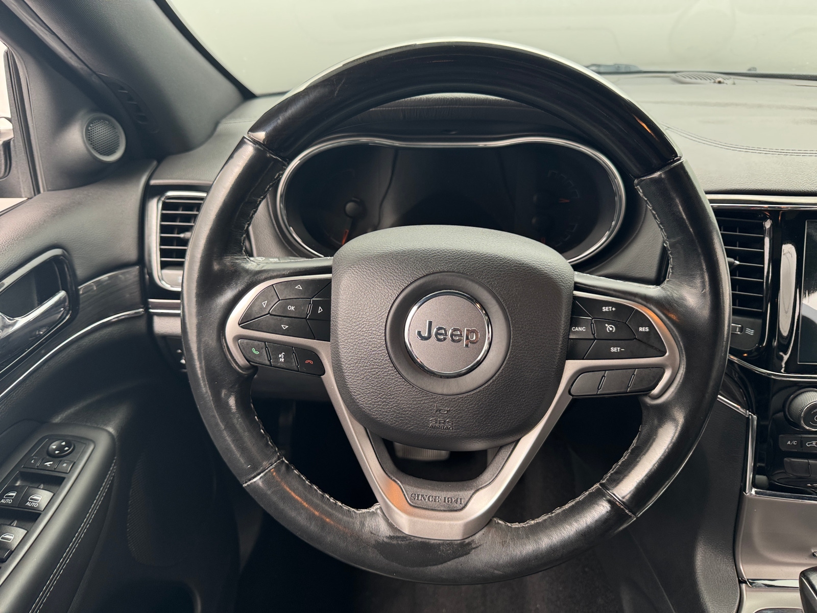 Thumbnail: 2020 Jeep Grand Cherokee - 4