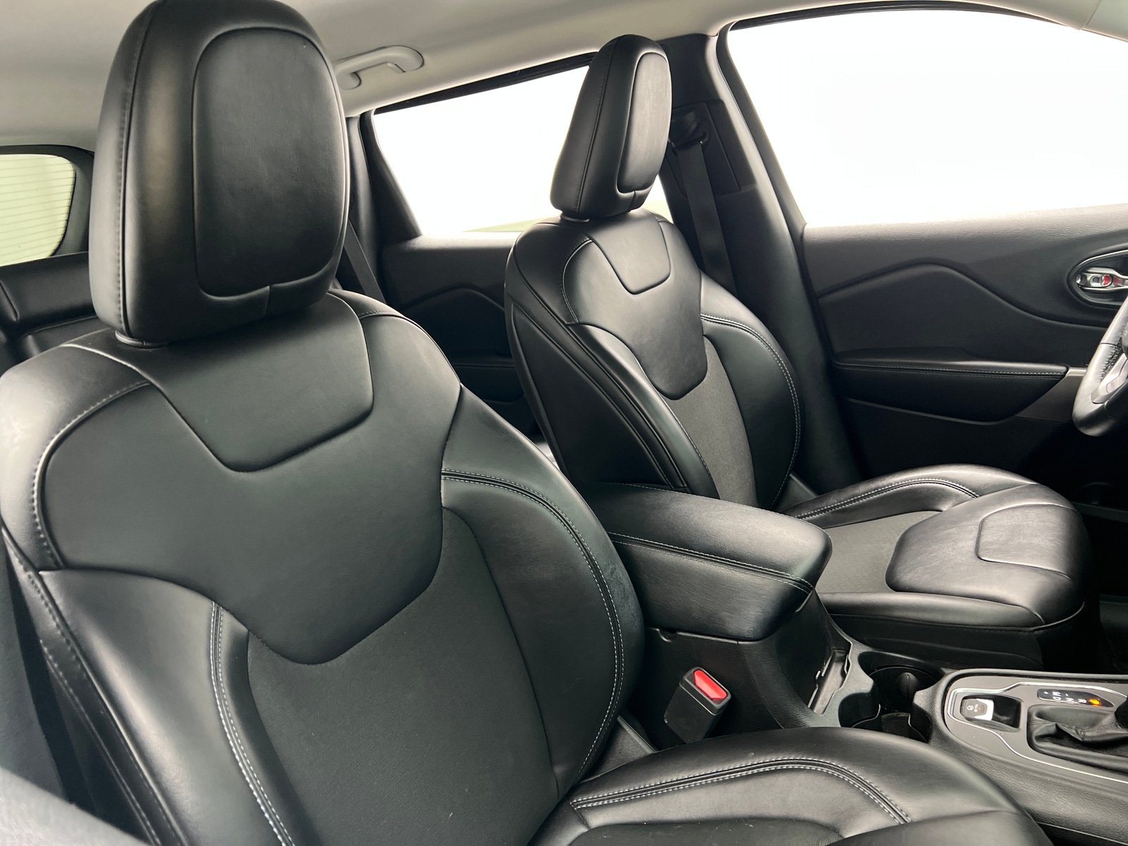 Thumbnail: 2019 Jeep Cherokee - 2