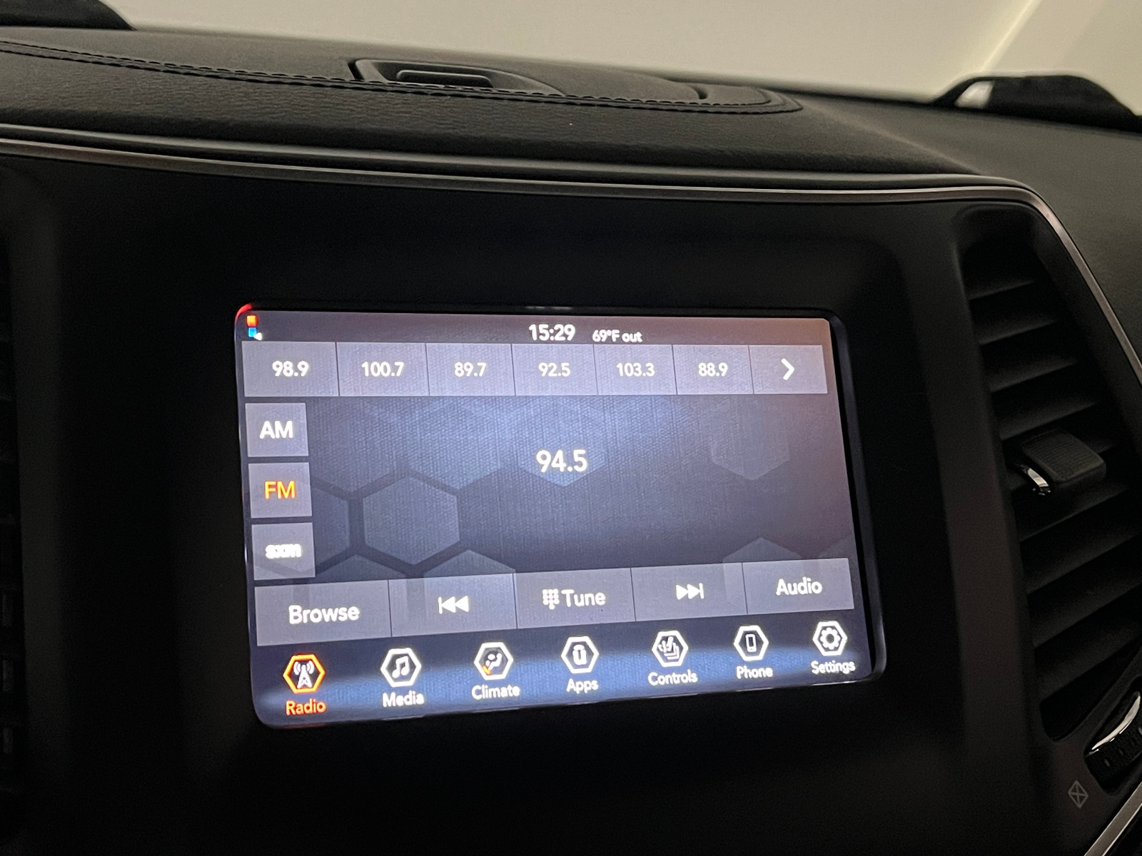 Thumbnail: 2019 Jeep Cherokee - 4