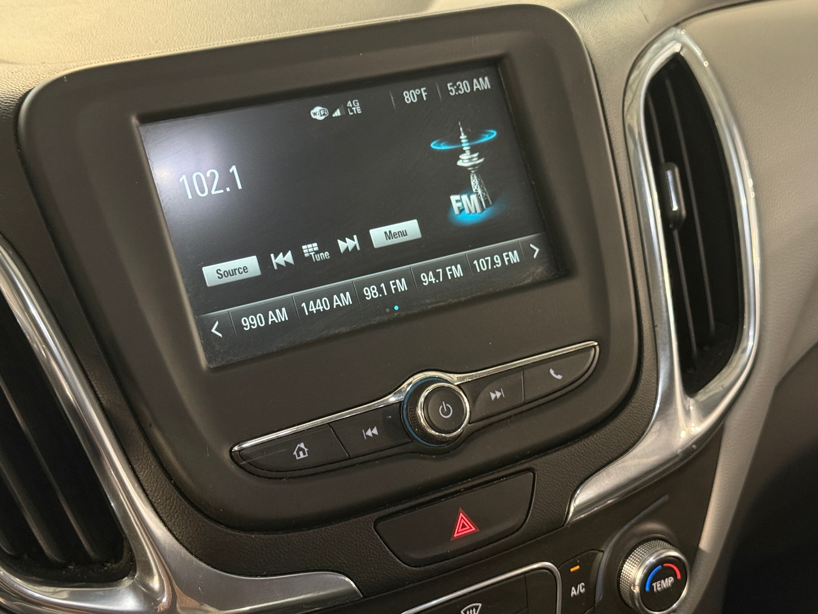 Thumbnail: 2018 Chevrolet Equinox - 4