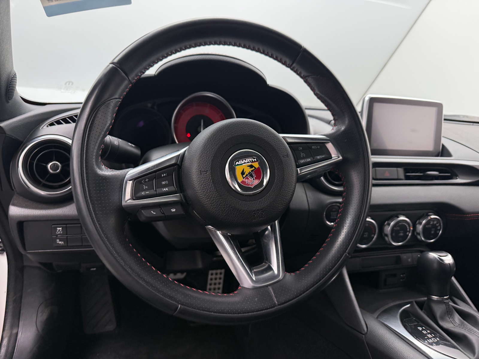 Thumbnail: 2018 Fiat 124 Spider - 4