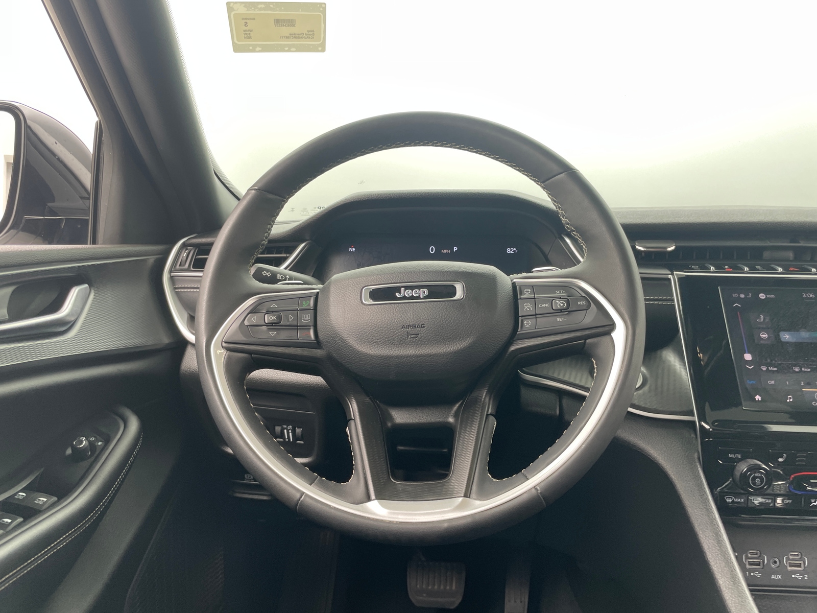 Thumbnail: 2024 Jeep Grand Cherokee - 4