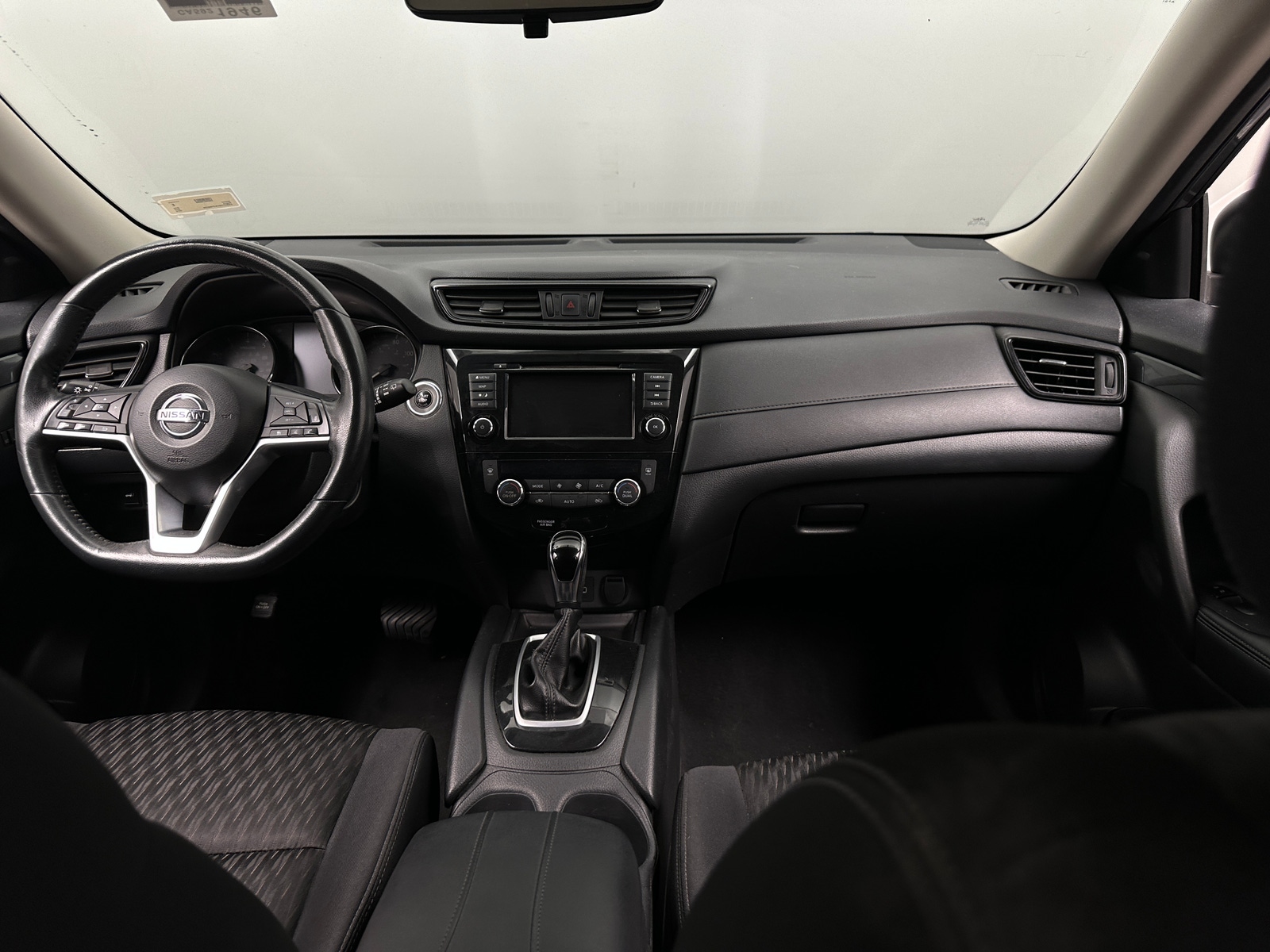 Thumbnail: 2018 Nissan Rogue - 3