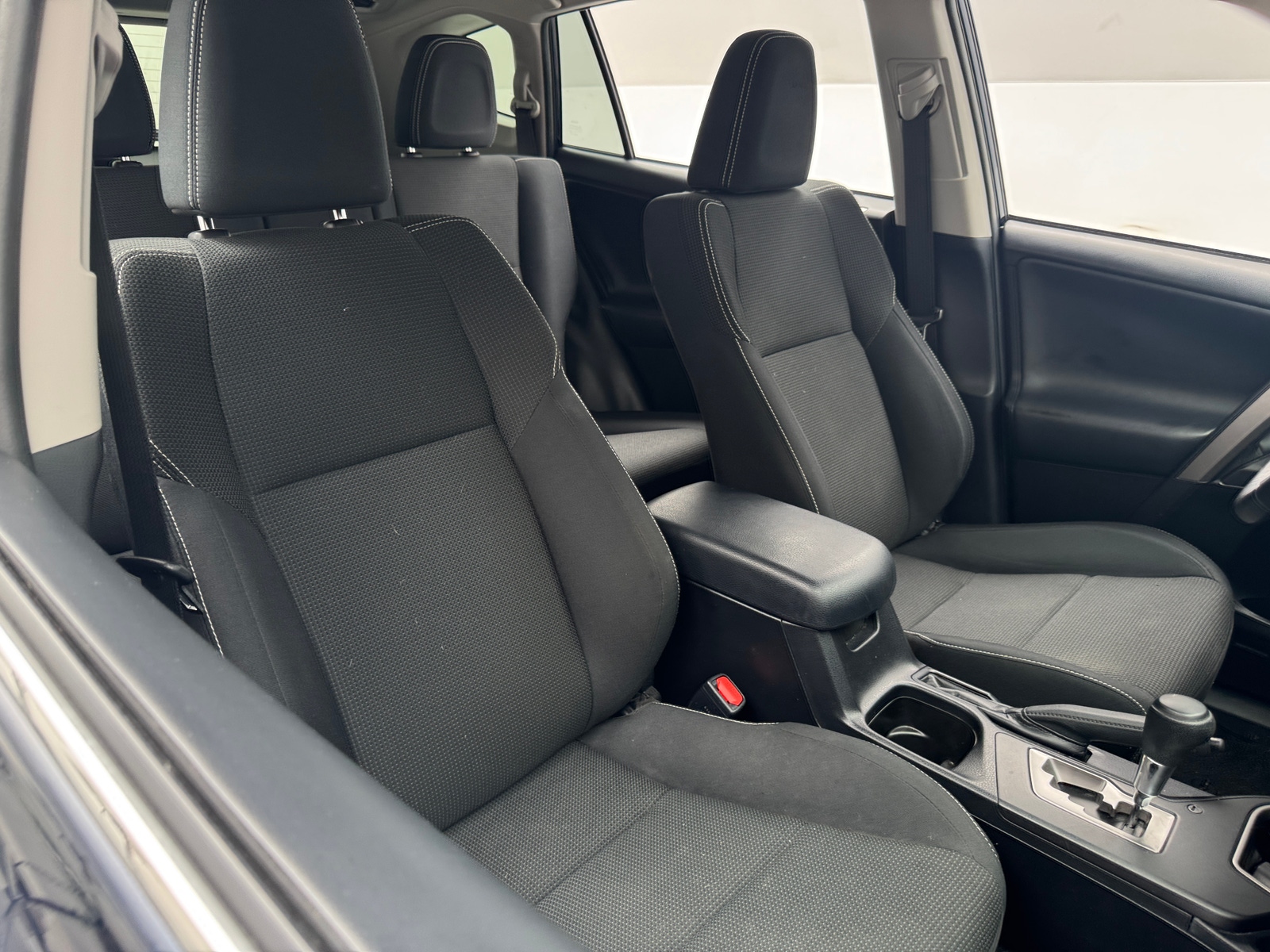 Thumbnail: 2018 Toyota RAV4 - 2