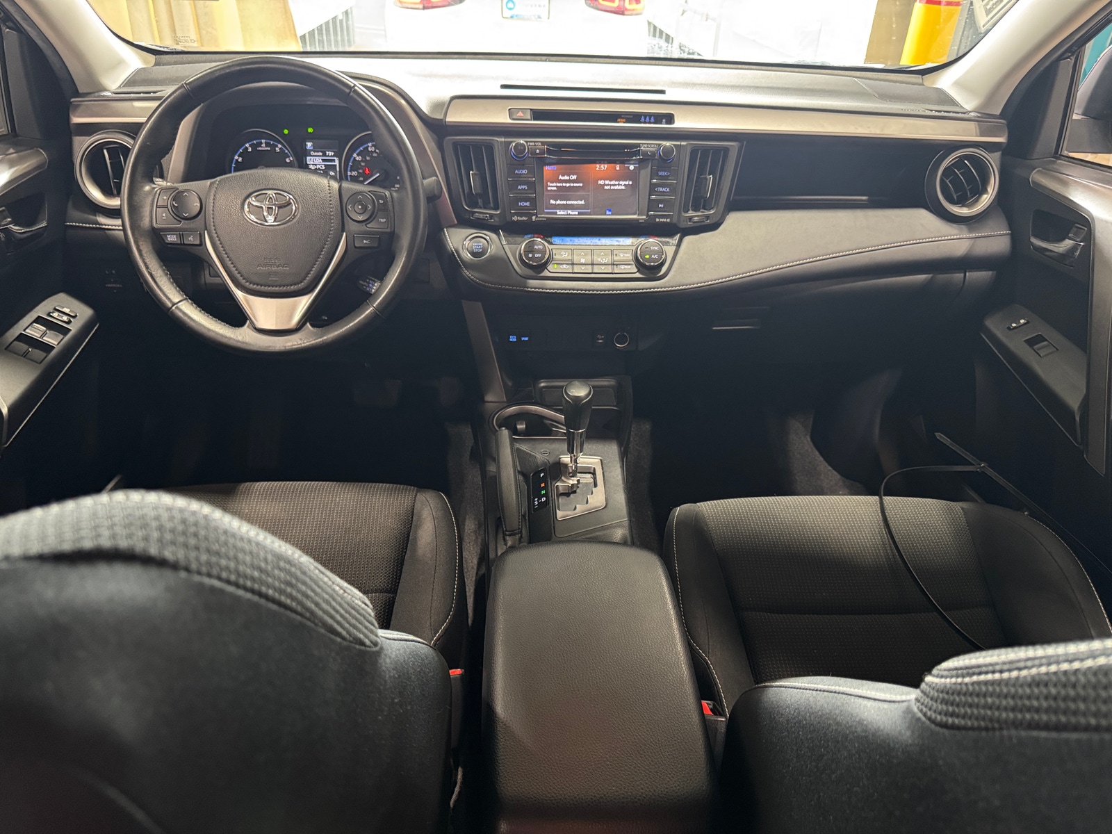 Thumbnail: 2018 Toyota RAV4 - 3