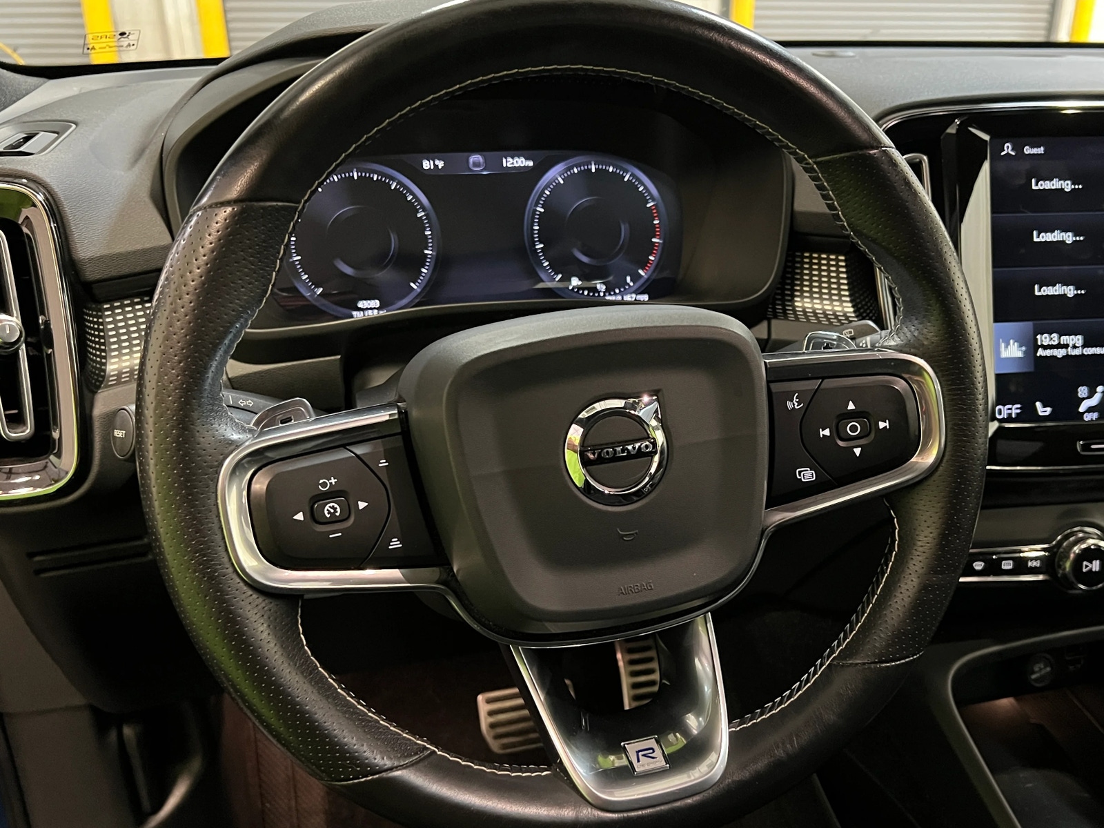 Thumbnail: 2019 Volvo XC40 - 4