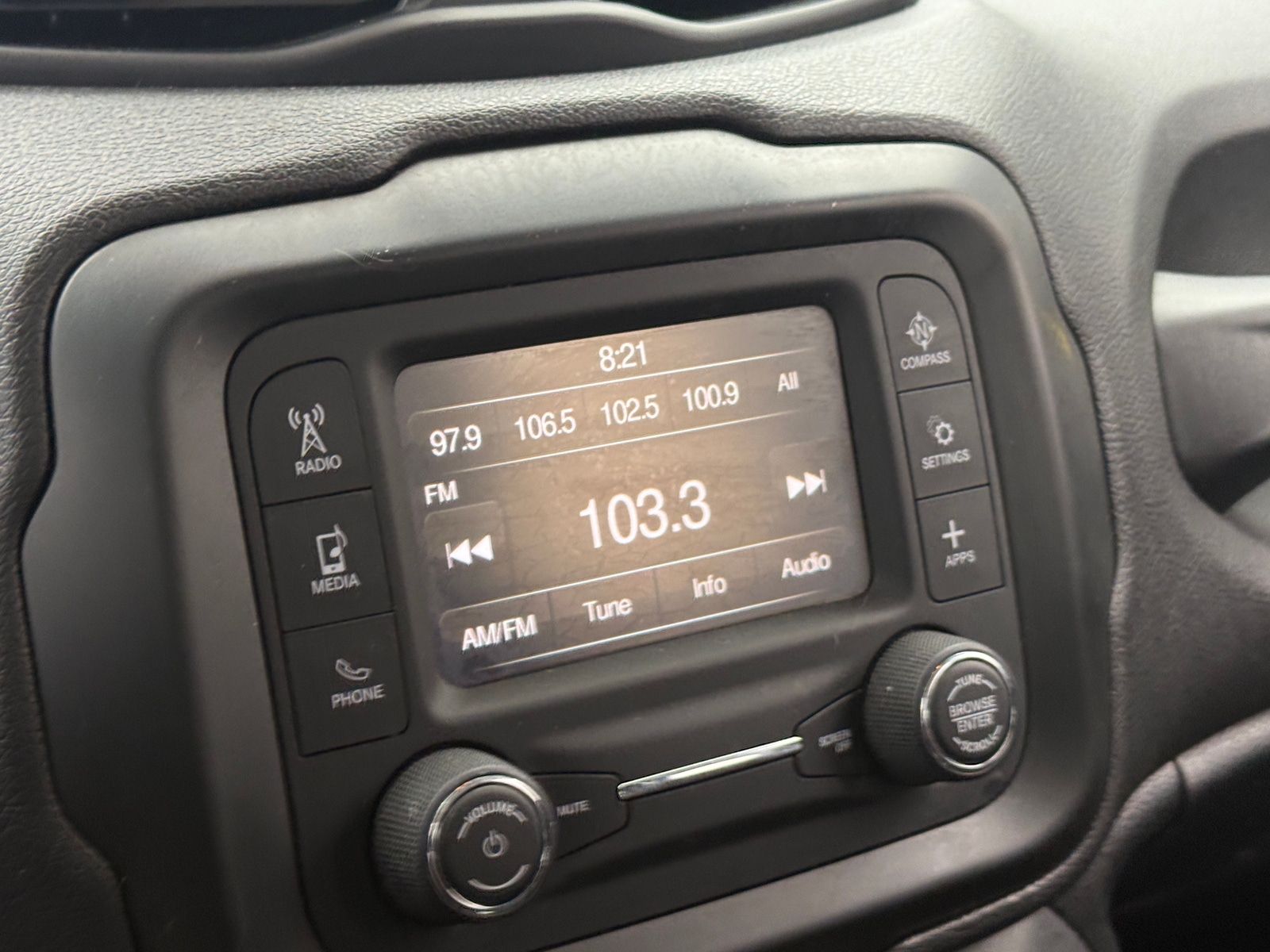 Thumbnail: 2018 Jeep Renegade - 4