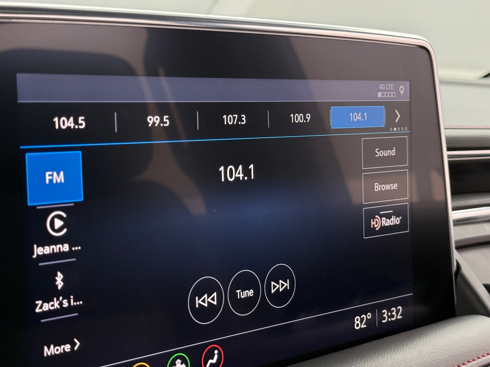 Thumbnail: 2021 Chevrolet Suburban - 3
