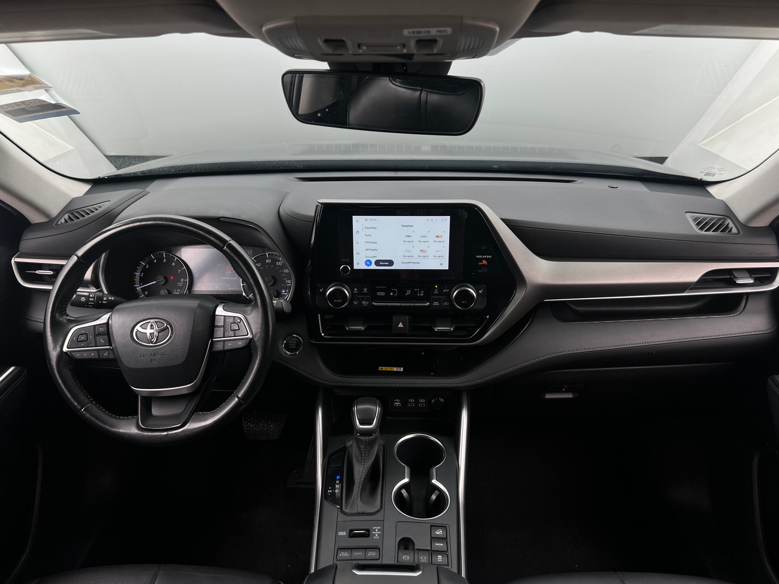 Thumbnail: 2023 Toyota Highlander - 2