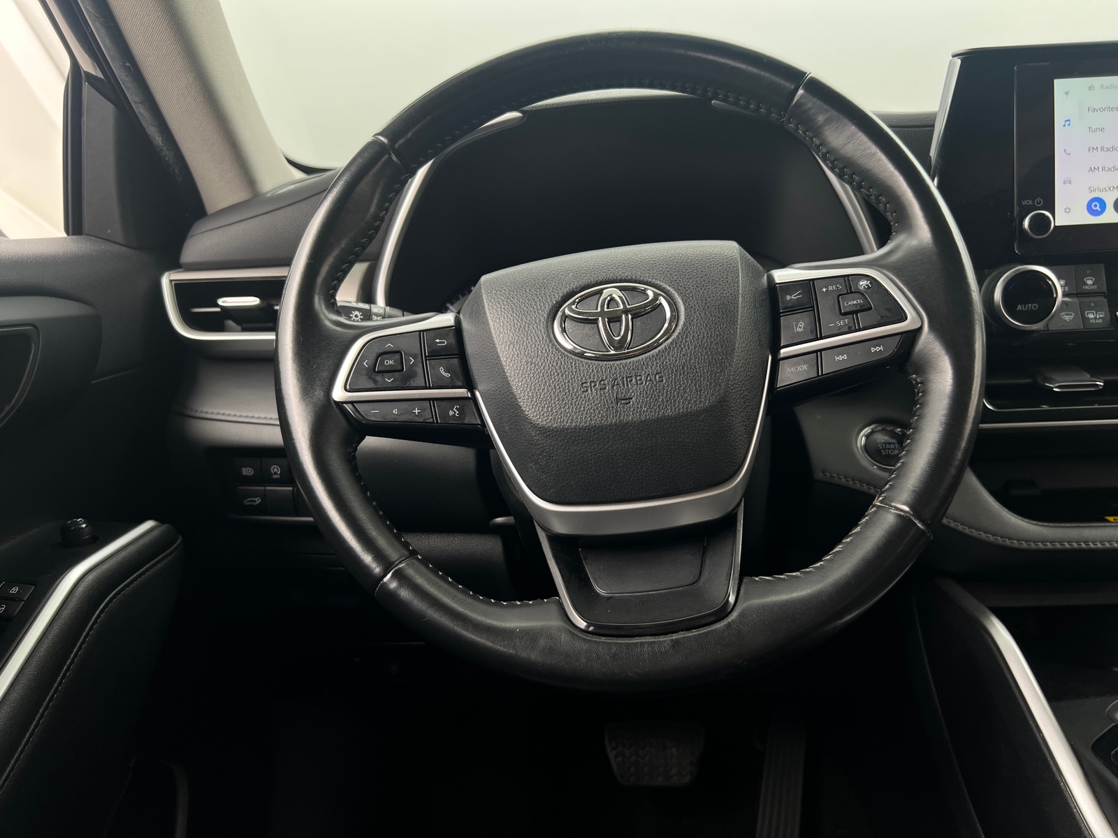 Thumbnail: 2023 Toyota Highlander - 4