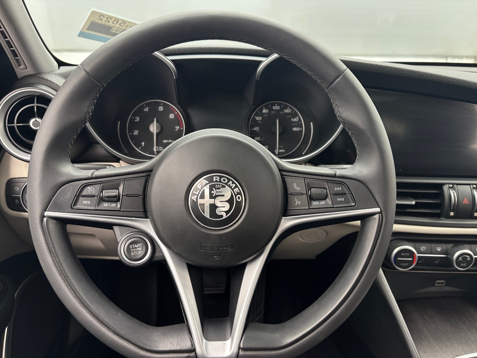 Thumbnail: 2019 Alfa Romeo Giulia - 4
