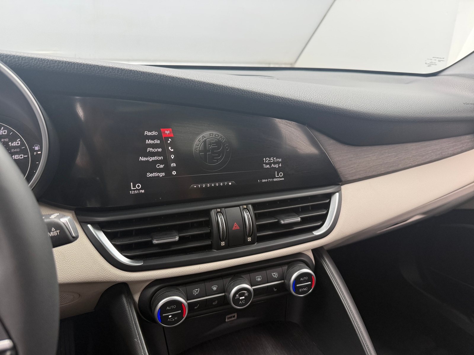 Thumbnail: 2019 Alfa Romeo Giulia - 3
