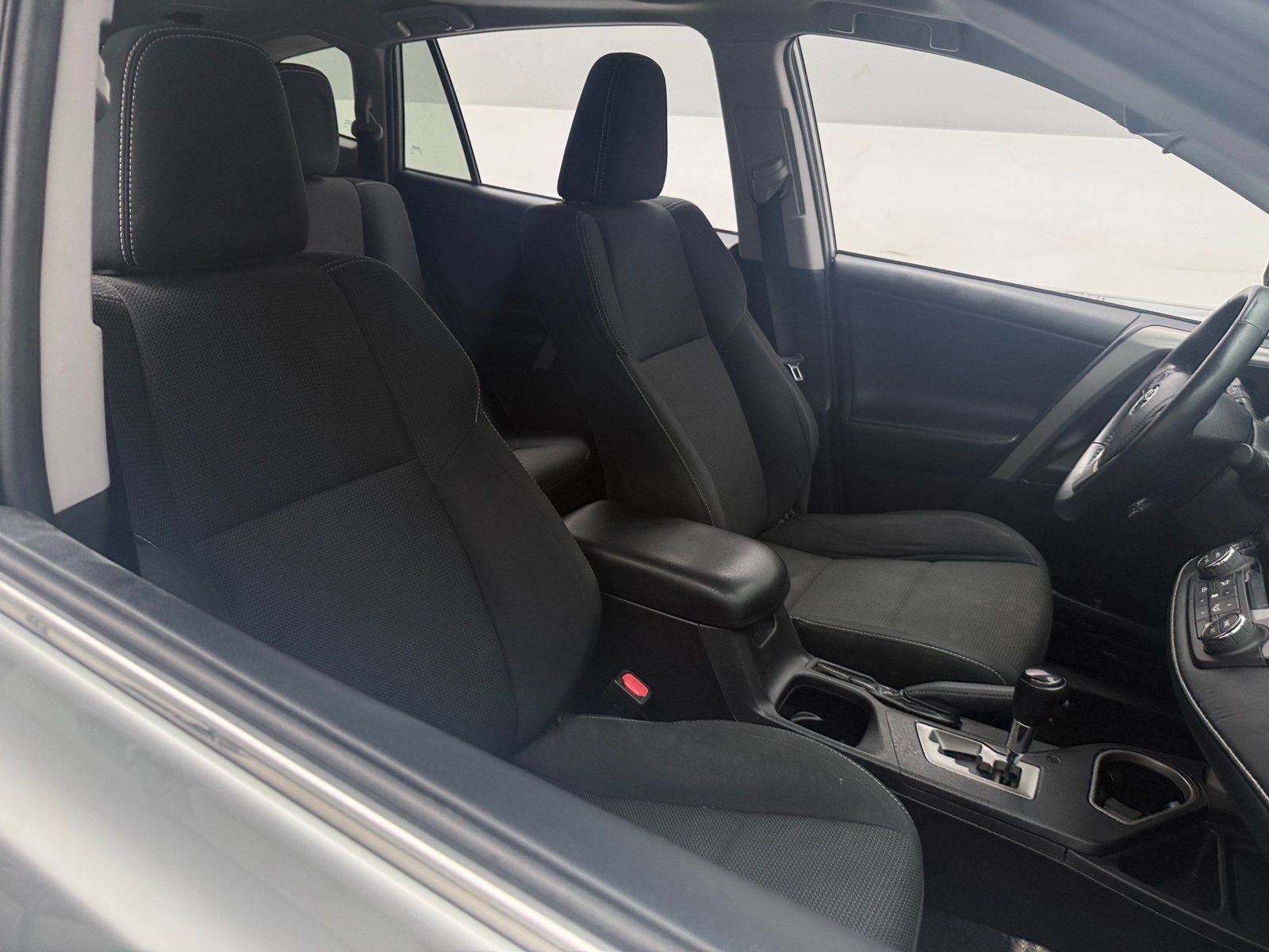 Thumbnail: 2018 Toyota RAV4 - 2