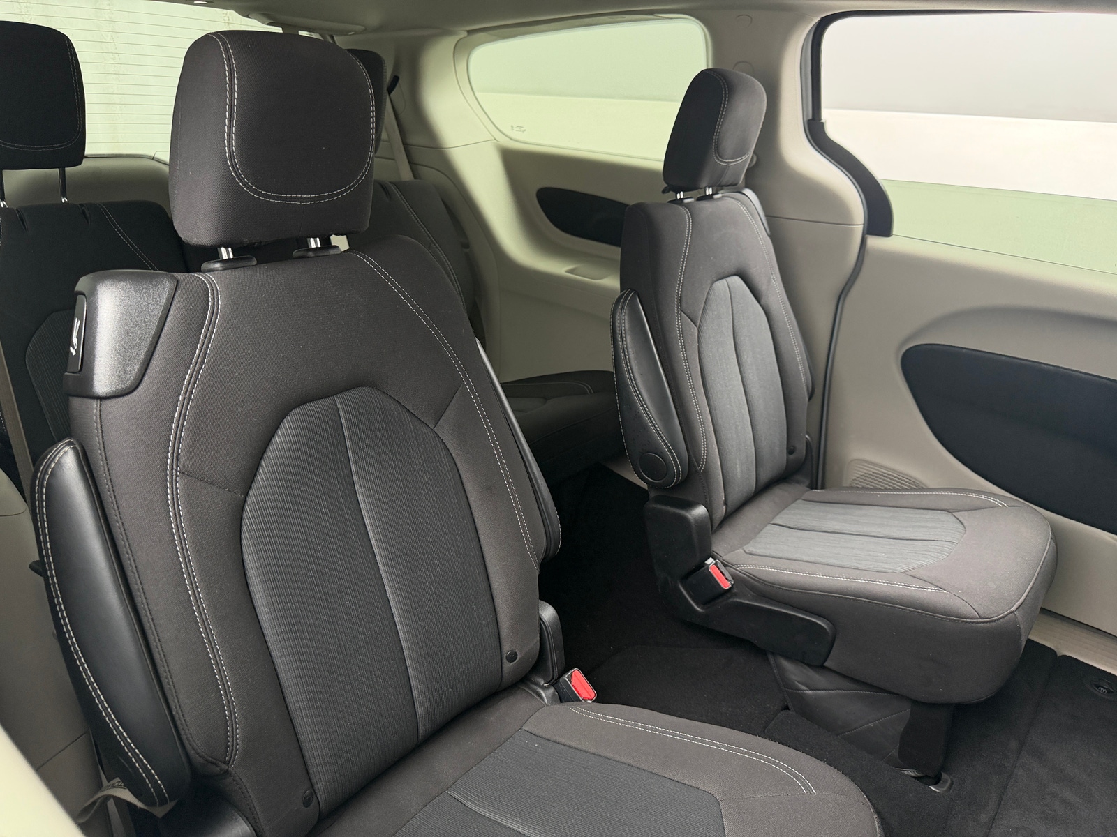 Thumbnail: 2024 Chrysler Voyager - 6
