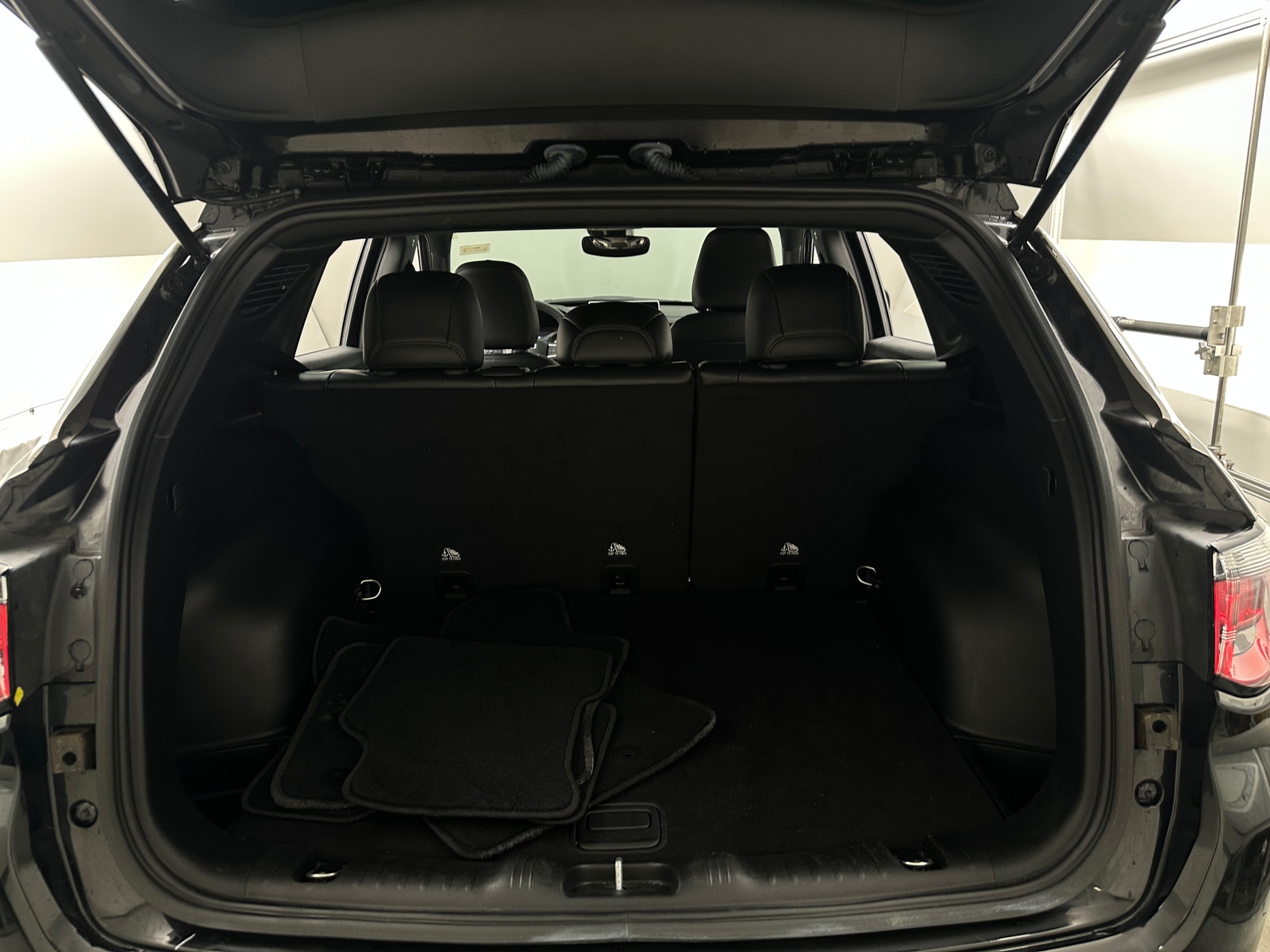 Thumbnail: 2023 Jeep Compass - 6