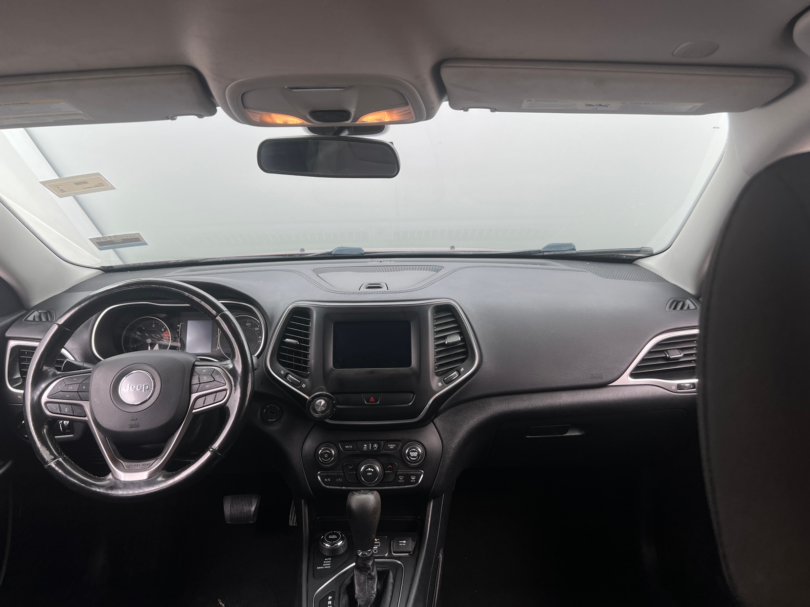 Thumbnail: 2020 Jeep Cherokee - 3
