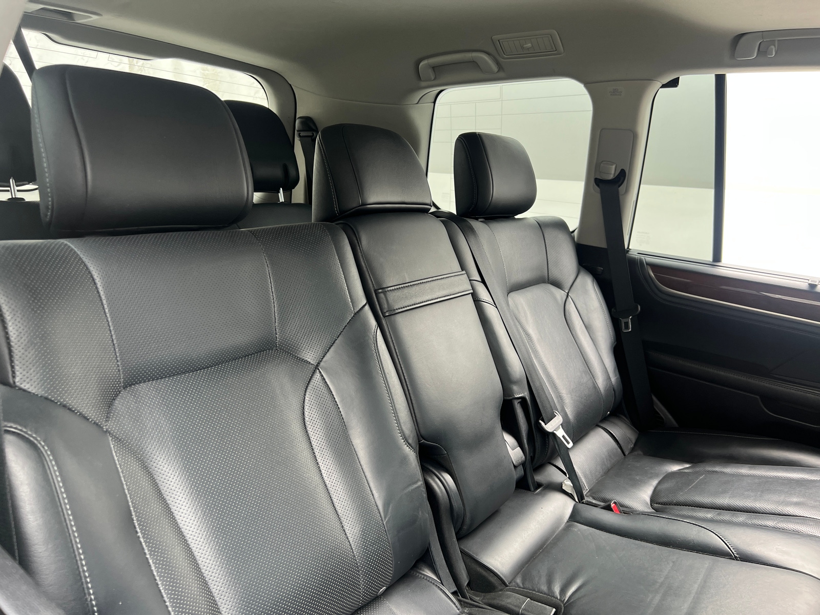 Thumbnail: 2016 Lexus LX - 5