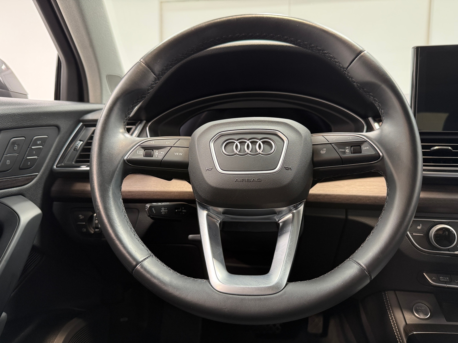 Thumbnail: 2022 Audi Q5 - 4