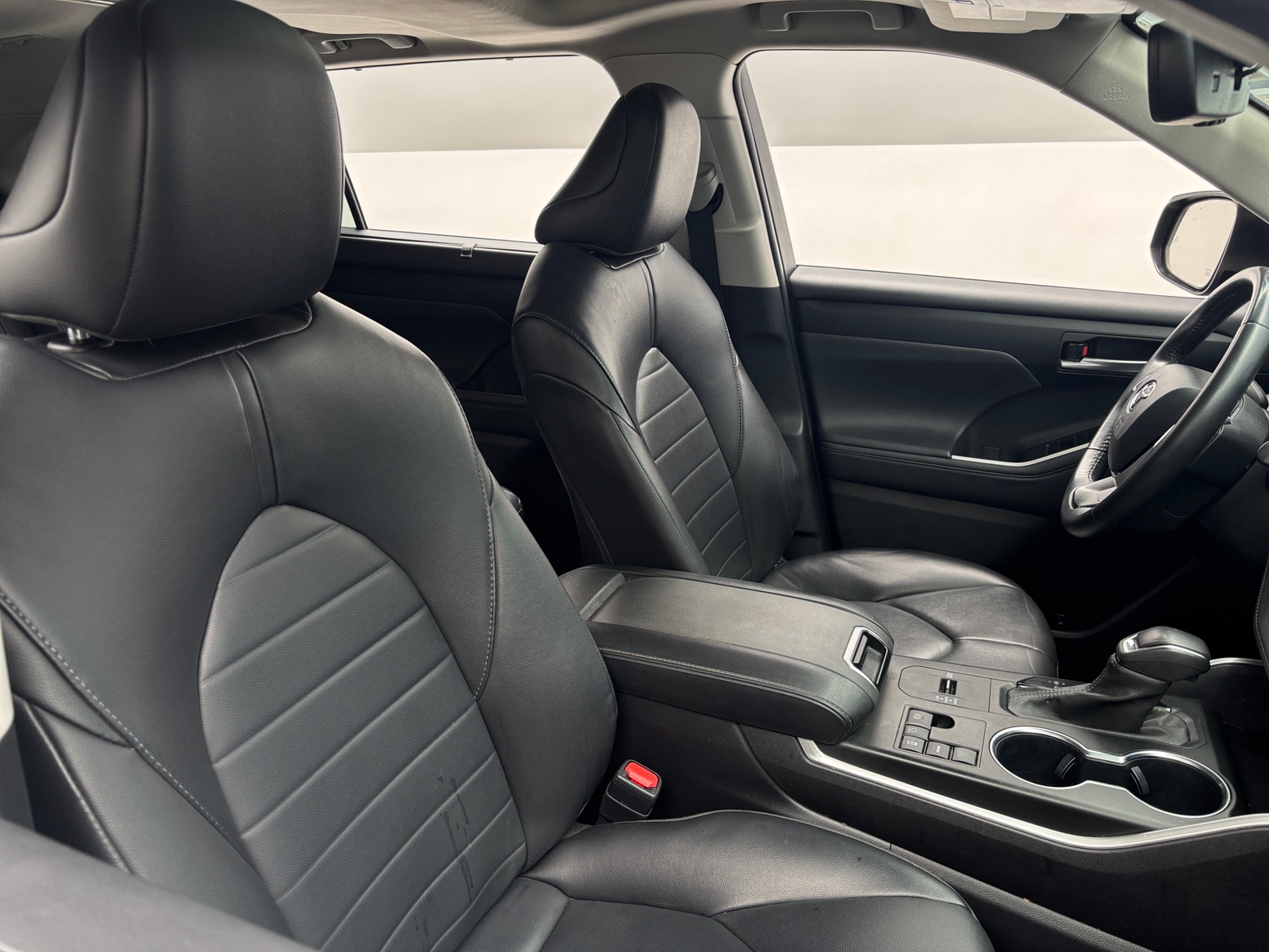 Thumbnail: 2023 Toyota Highlander - 2