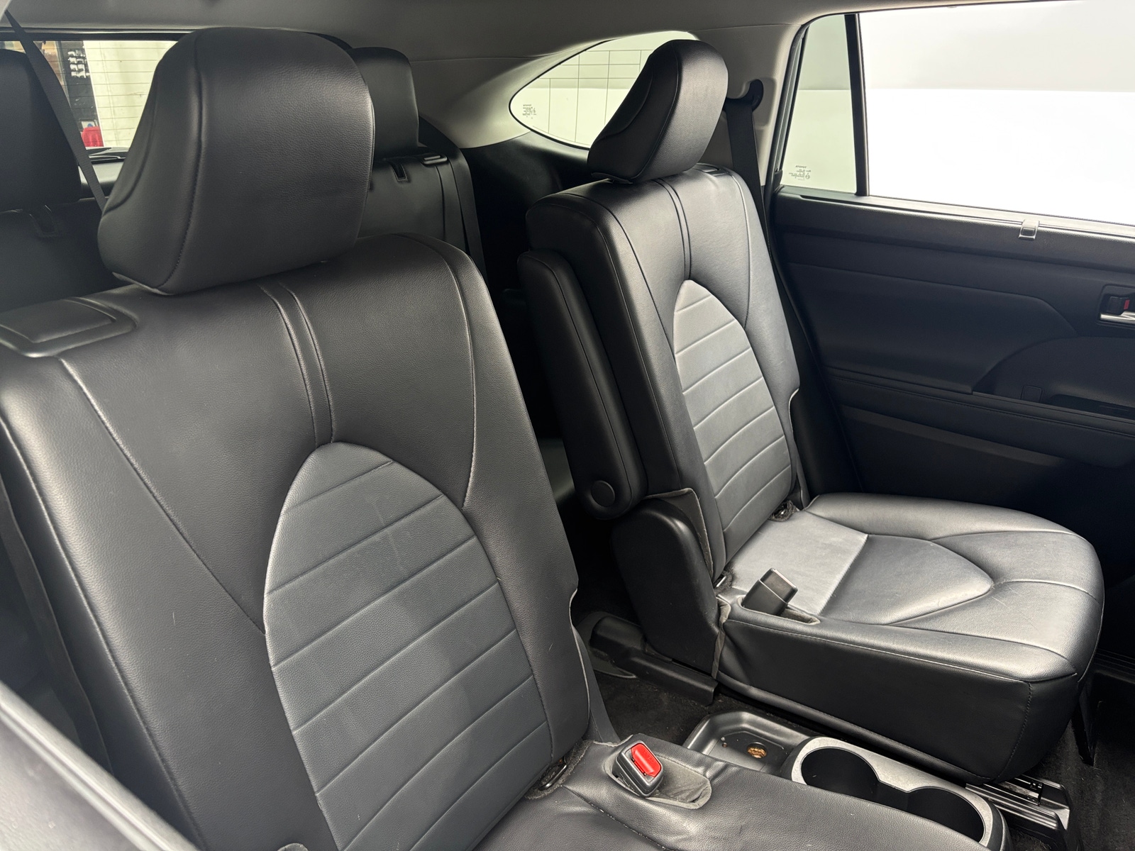 Thumbnail: 2023 Toyota Highlander - 6
