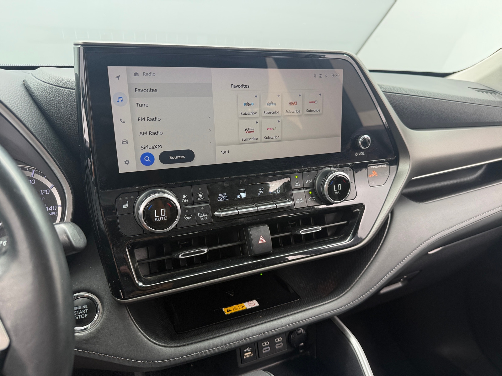 Thumbnail: 2023 Toyota Highlander - 4