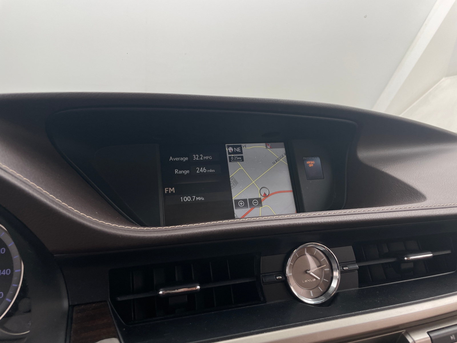 Thumbnail: 2017 Lexus ES - 3