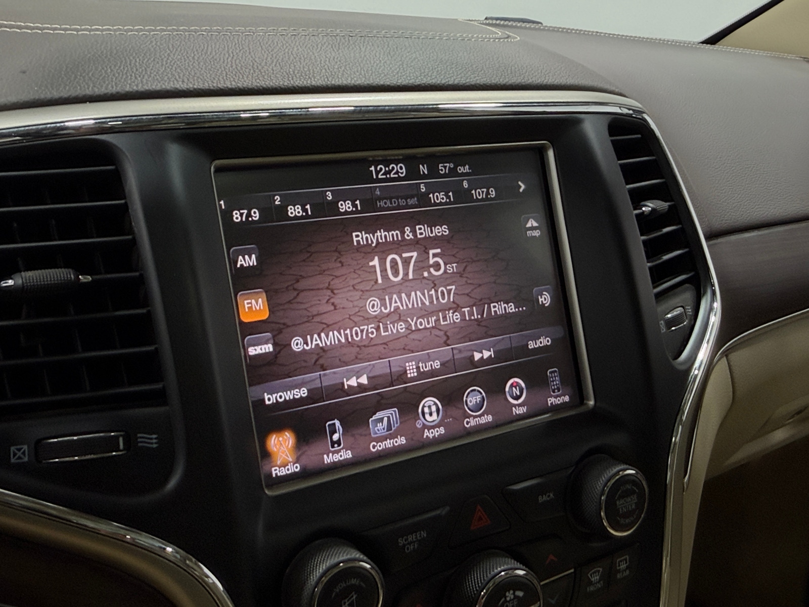 Thumbnail: 2014 Jeep Grand Cherokee - 3