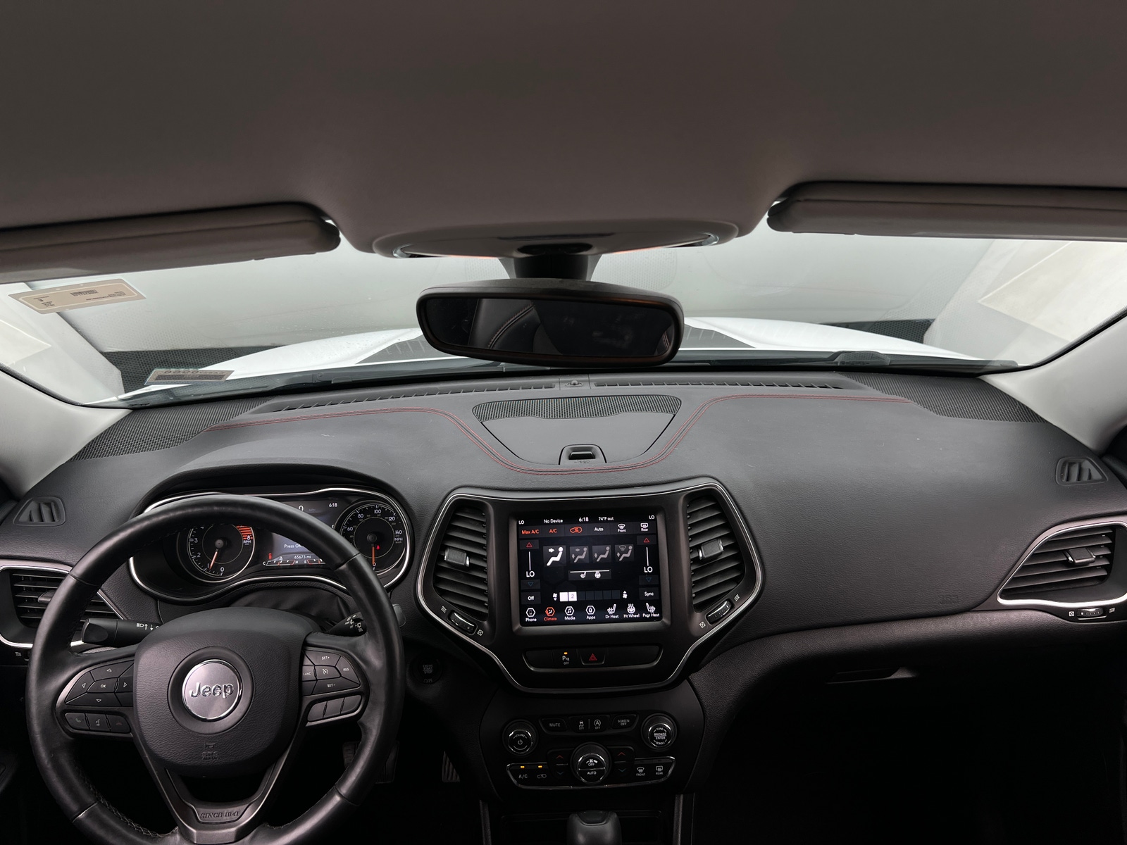 Thumbnail: 2019 Jeep Cherokee - 3