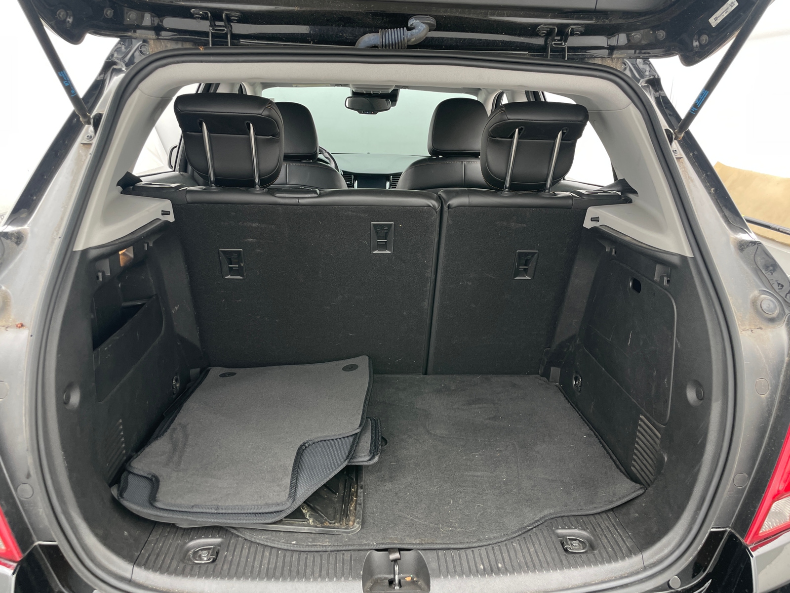 Thumbnail: 2017 Chevrolet Trax - 6