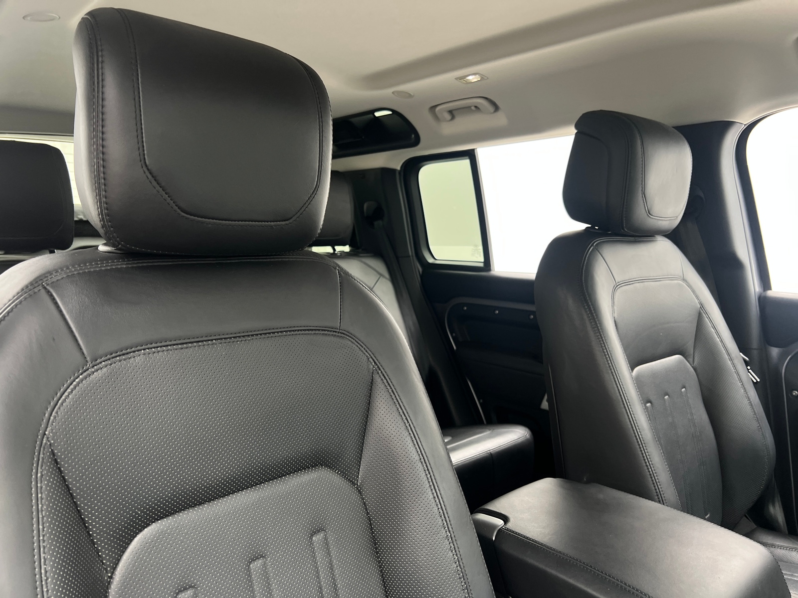 Thumbnail: 2020 Land Rover Defender - 2