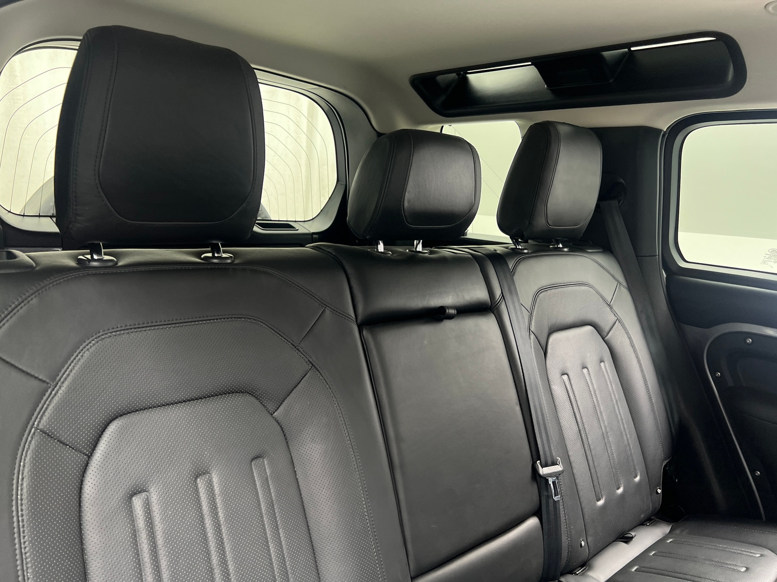 Thumbnail: 2020 Land Rover Defender - 6
