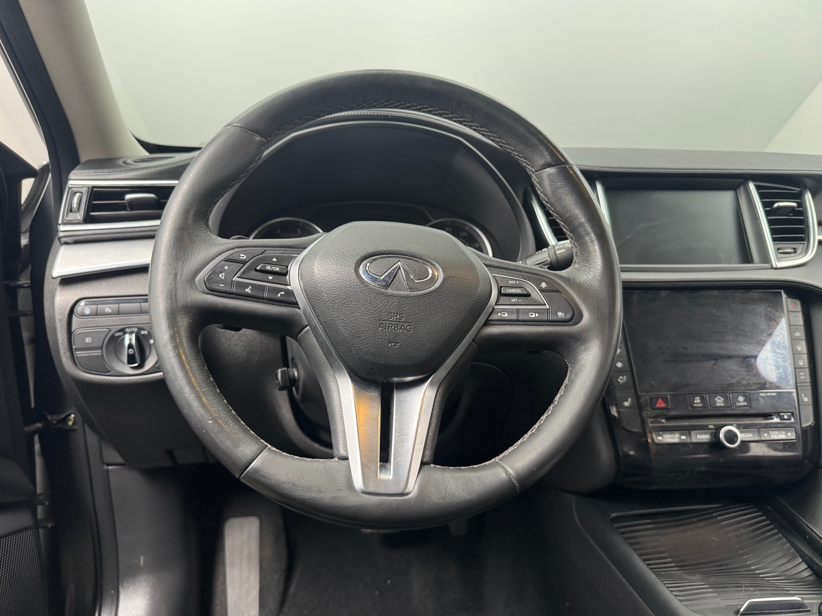 Thumbnail: 2019 INFINITI QX50 - 4