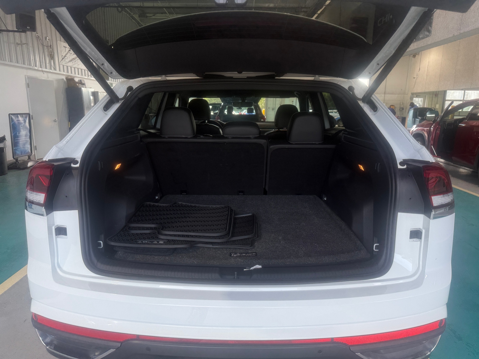 Thumbnail: 2023 Volkswagen Atlas - 6