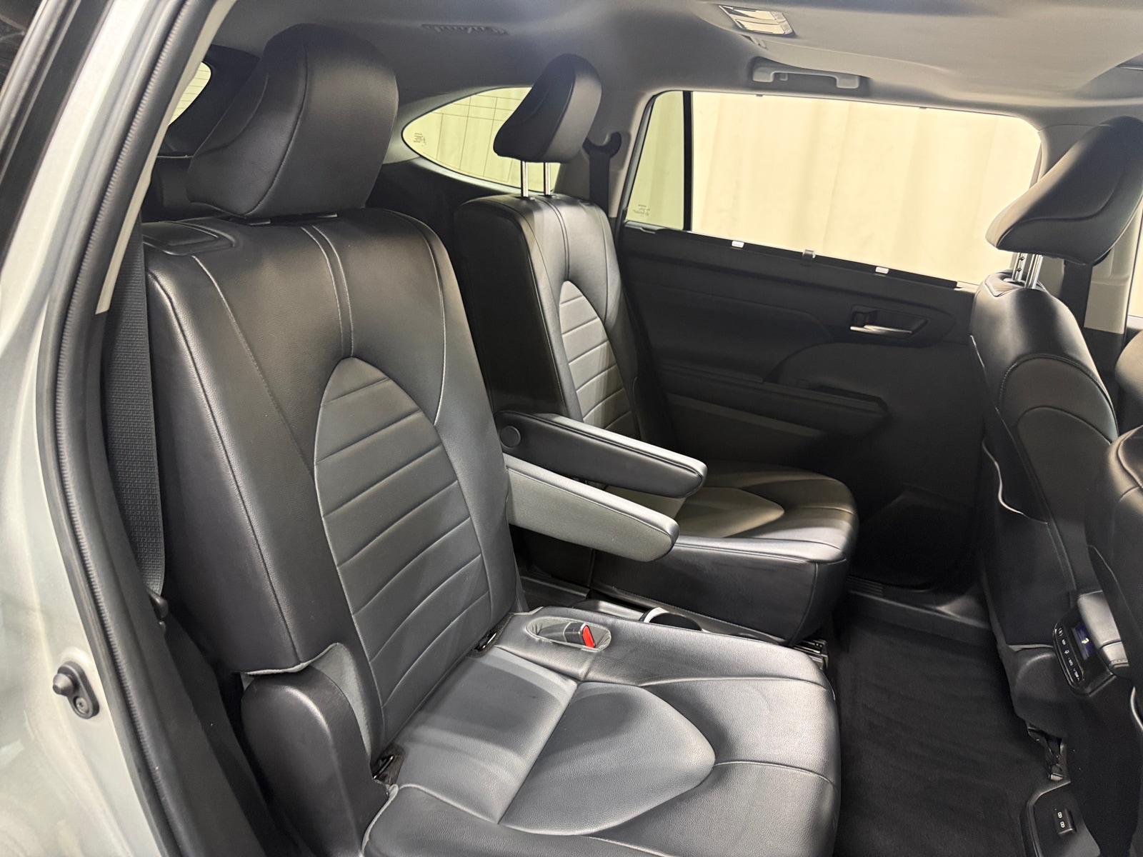 Thumbnail: 2022 Toyota Highlander - 5