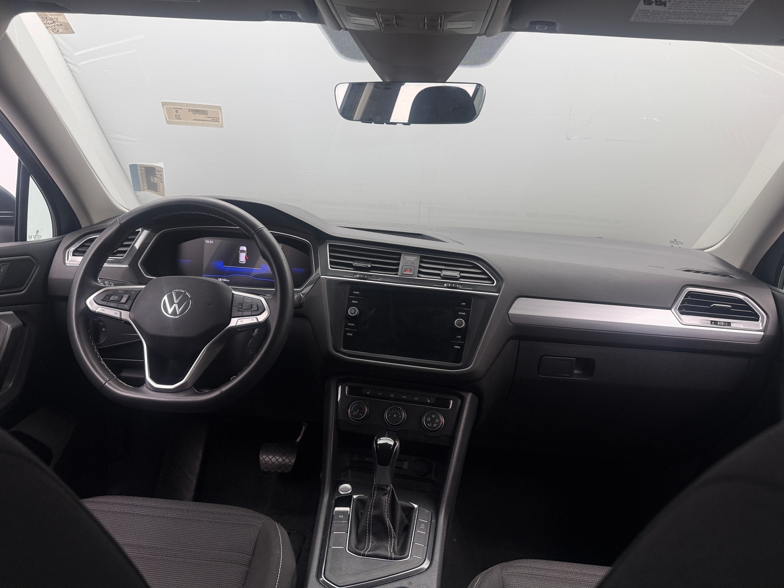 Thumbnail: 2024 Volkswagen Tiguan - 3