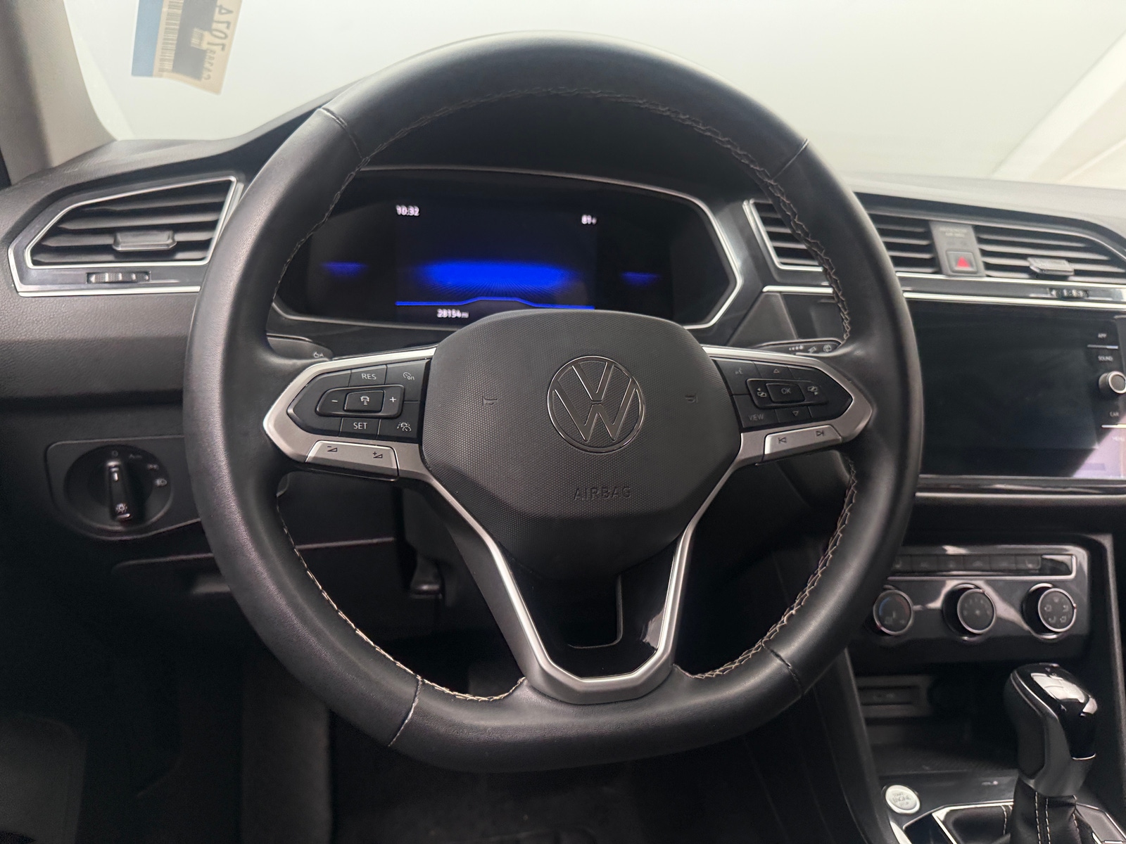 Thumbnail: 2024 Volkswagen Tiguan - 5