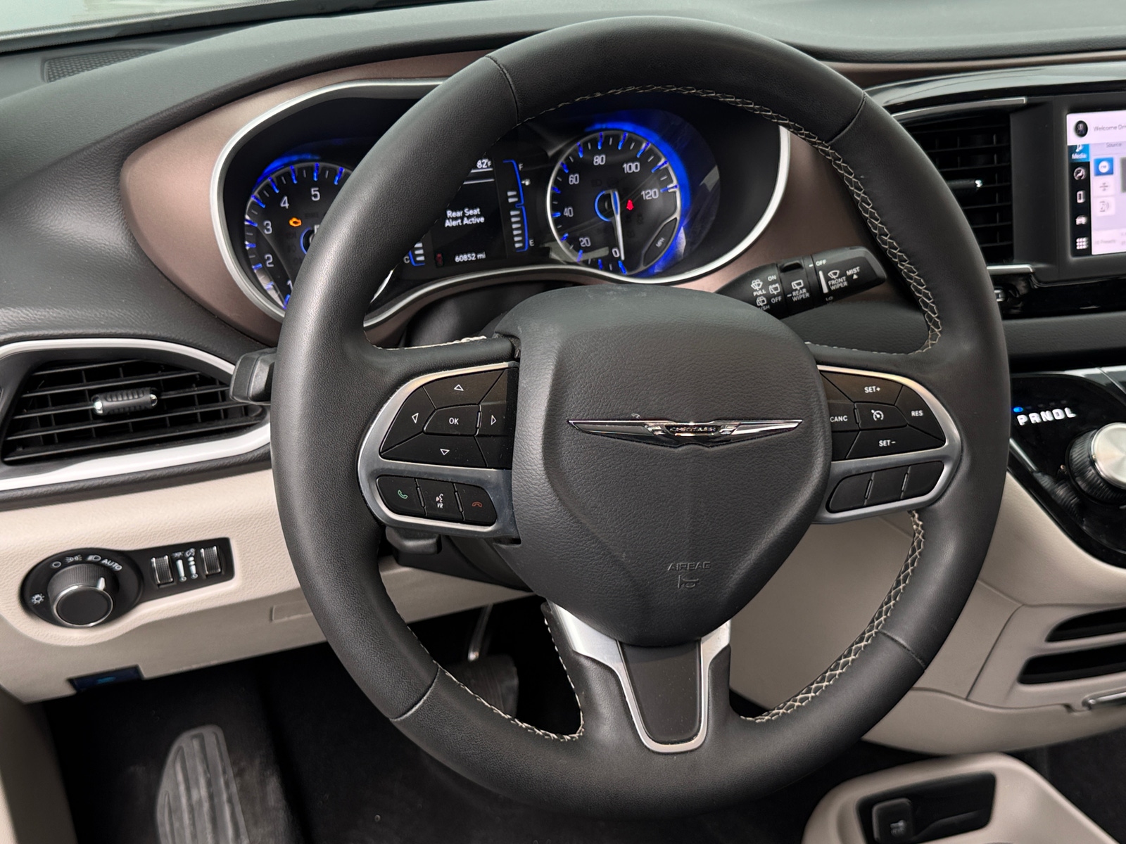 Thumbnail: 2024 Chrysler Voyager - 5