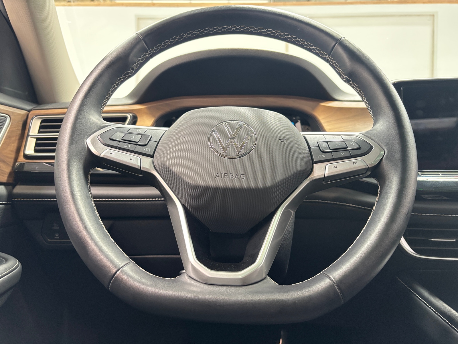 Thumbnail: 2026 Volkswagen Atlas - 4