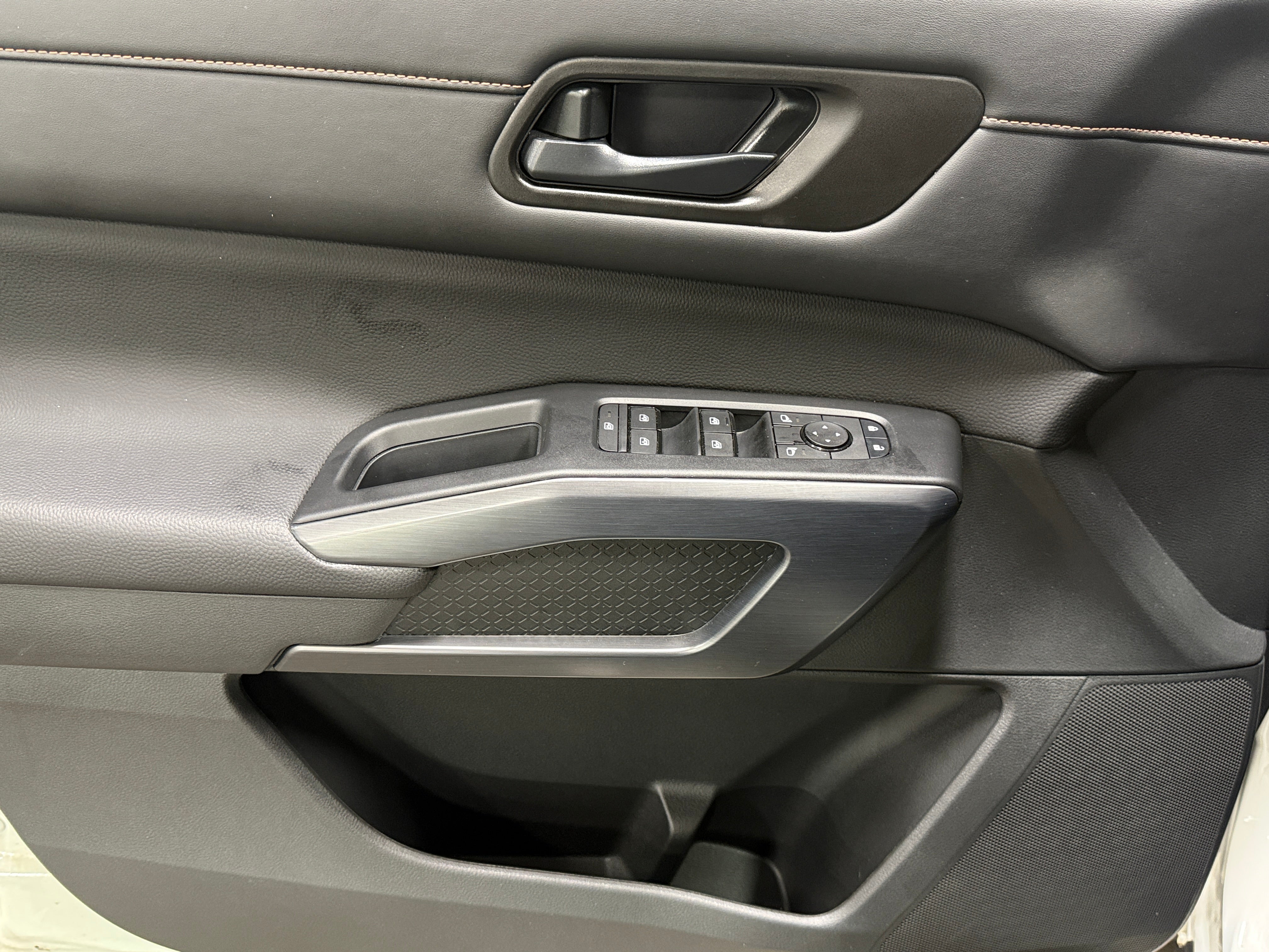 2025 Nissan Pathfinder Rock Creek - Photo 11