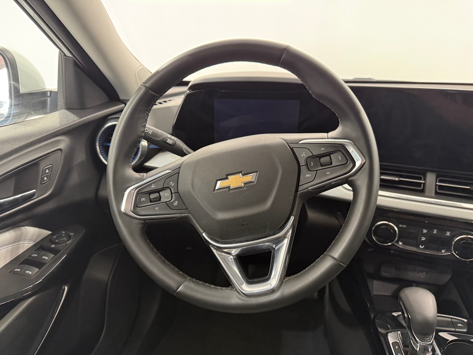 Thumbnail: 2025 Chevrolet Trax - 4
