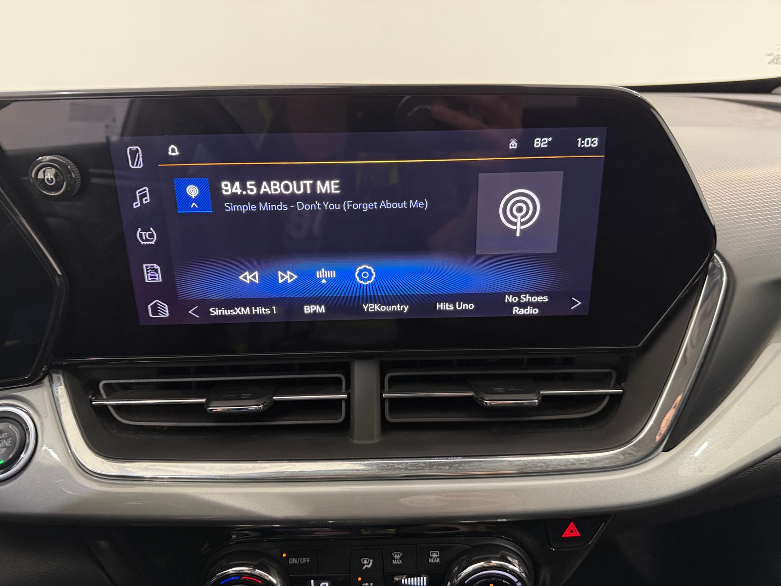 Thumbnail: 2025 Chevrolet Trax - 3