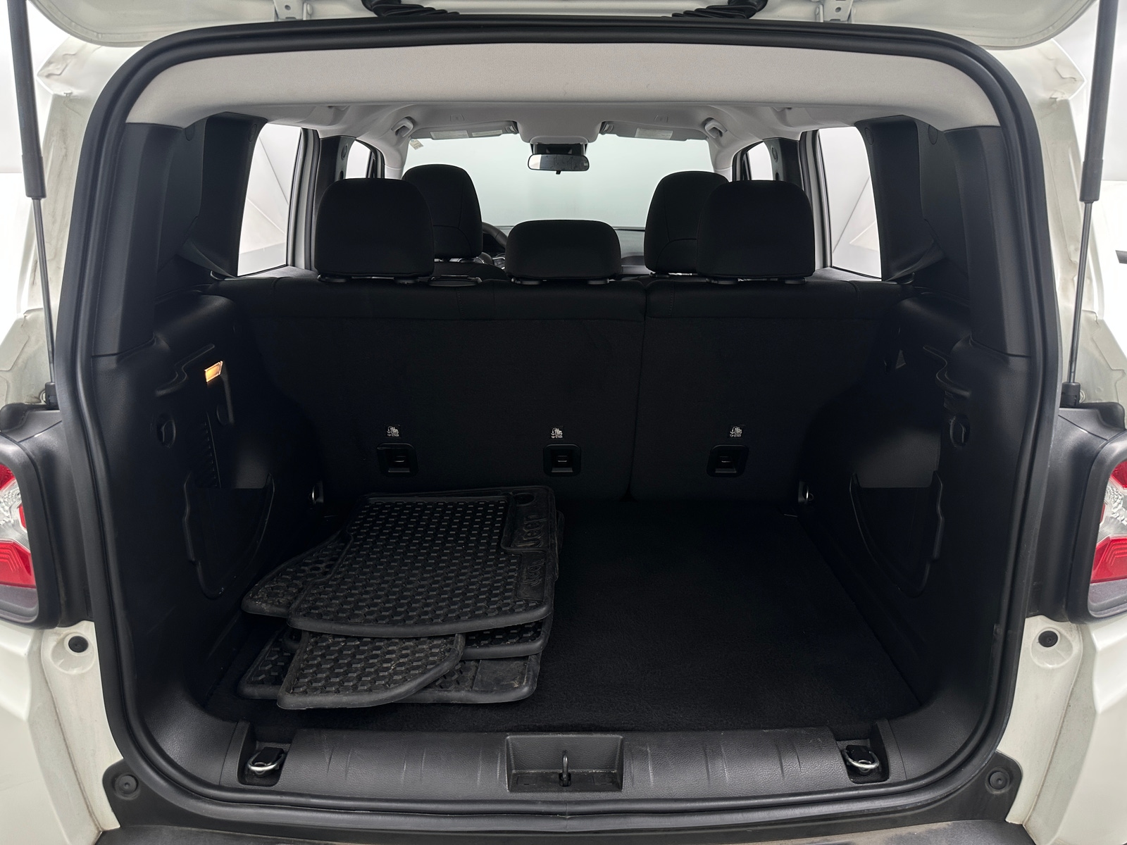 Thumbnail: 2023 Jeep Renegade - 7