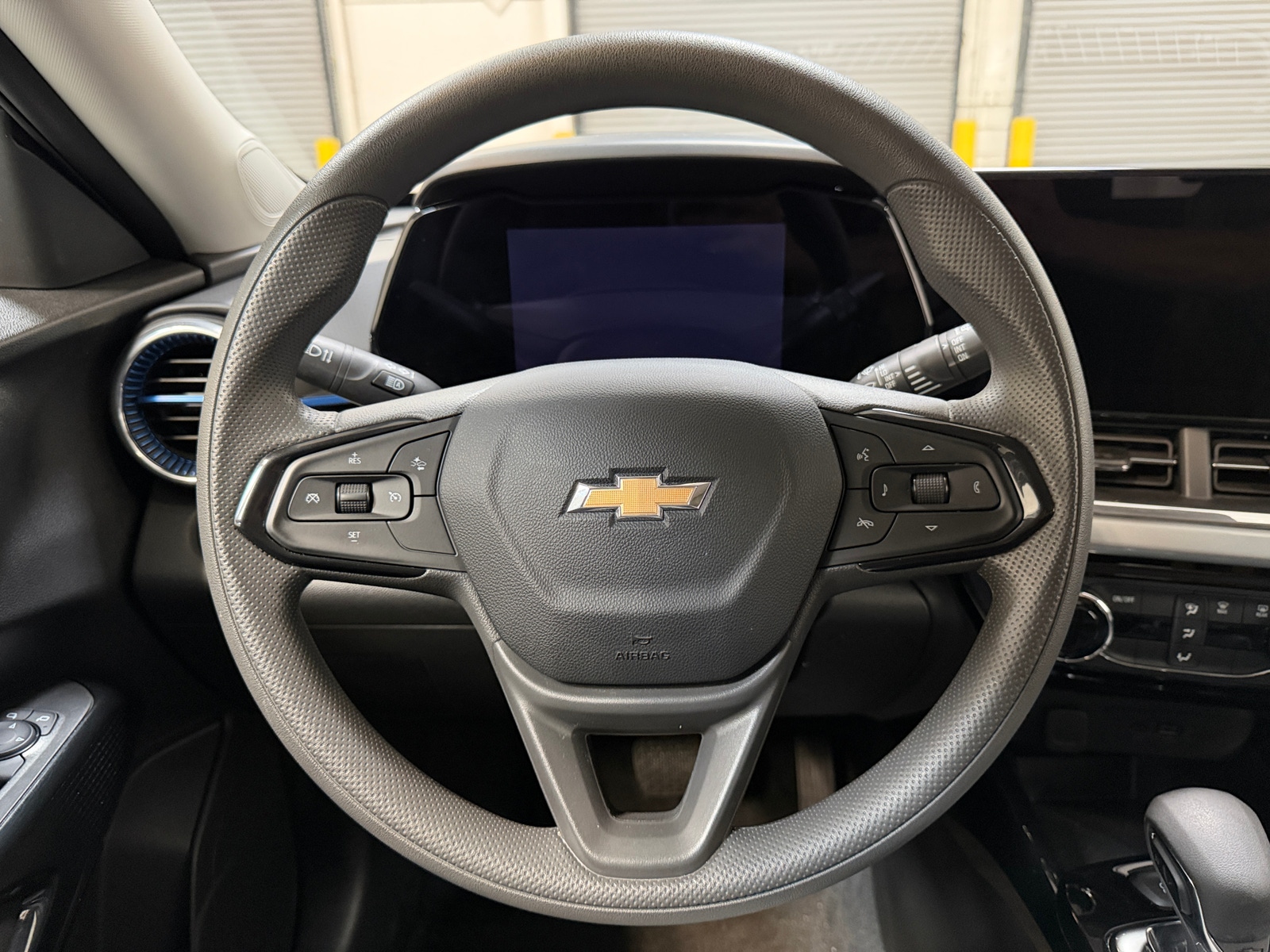 Thumbnail: 2025 Chevrolet Trax - 4